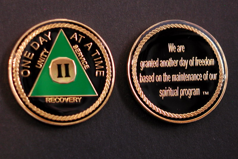 LnL Tri Plate Medallion Green & Gold - Click Image to Close